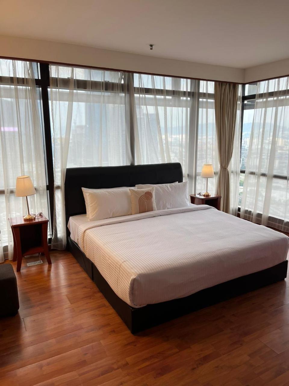 Luxhouz Suites At Times Square Куала-Лумпур Экстерьер фото