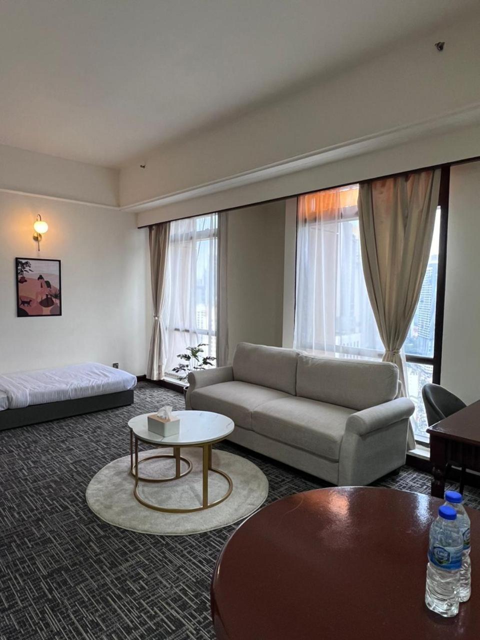Luxhouz Suites At Times Square Куала-Лумпур Экстерьер фото