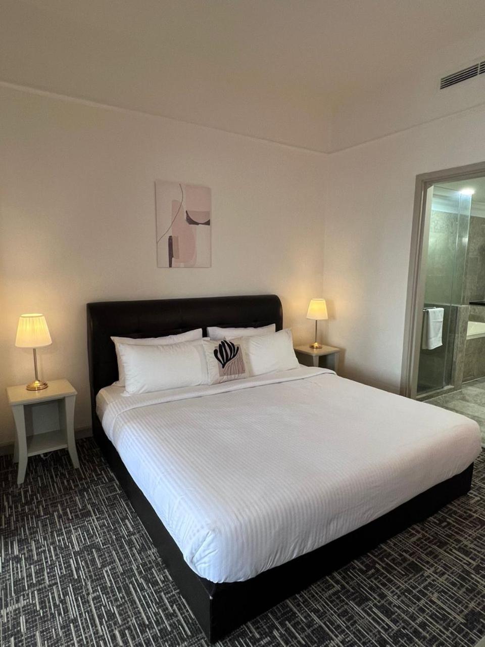 Luxhouz Suites At Times Square Куала-Лумпур Экстерьер фото