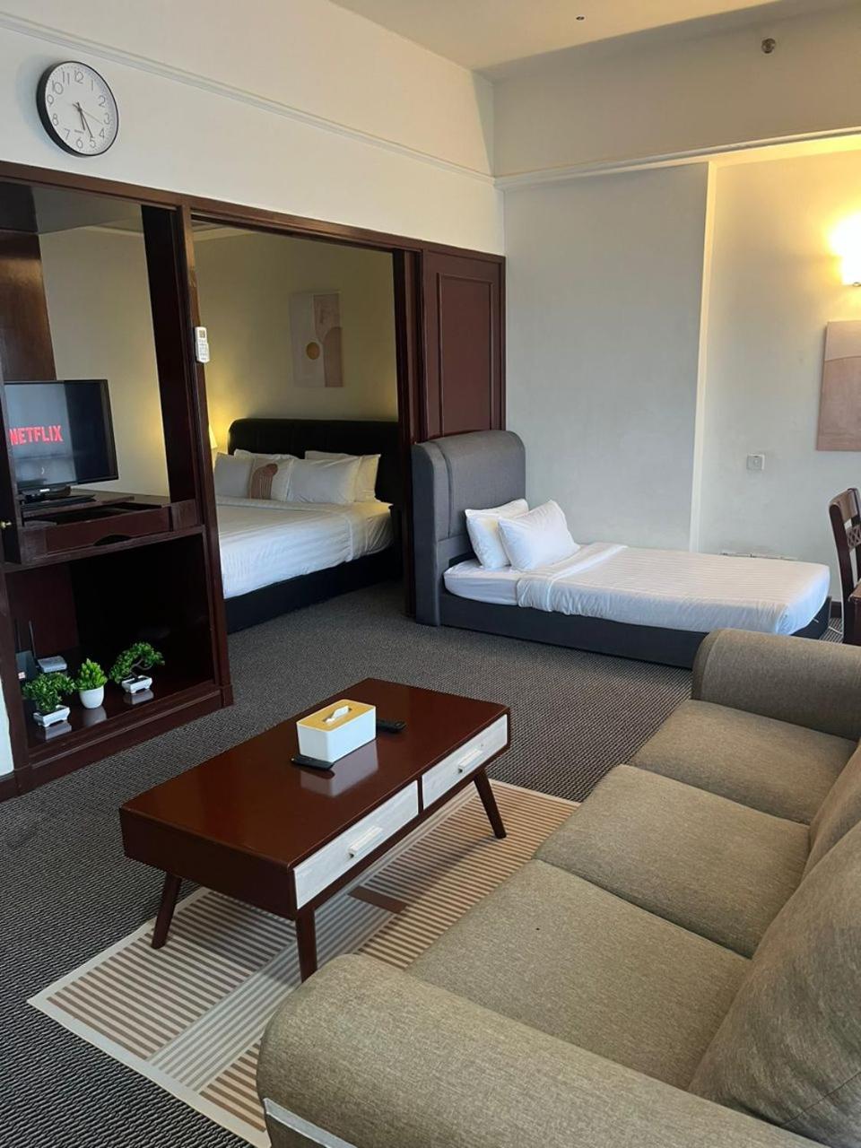 Luxhouz Suites At Times Square Куала-Лумпур Экстерьер фото