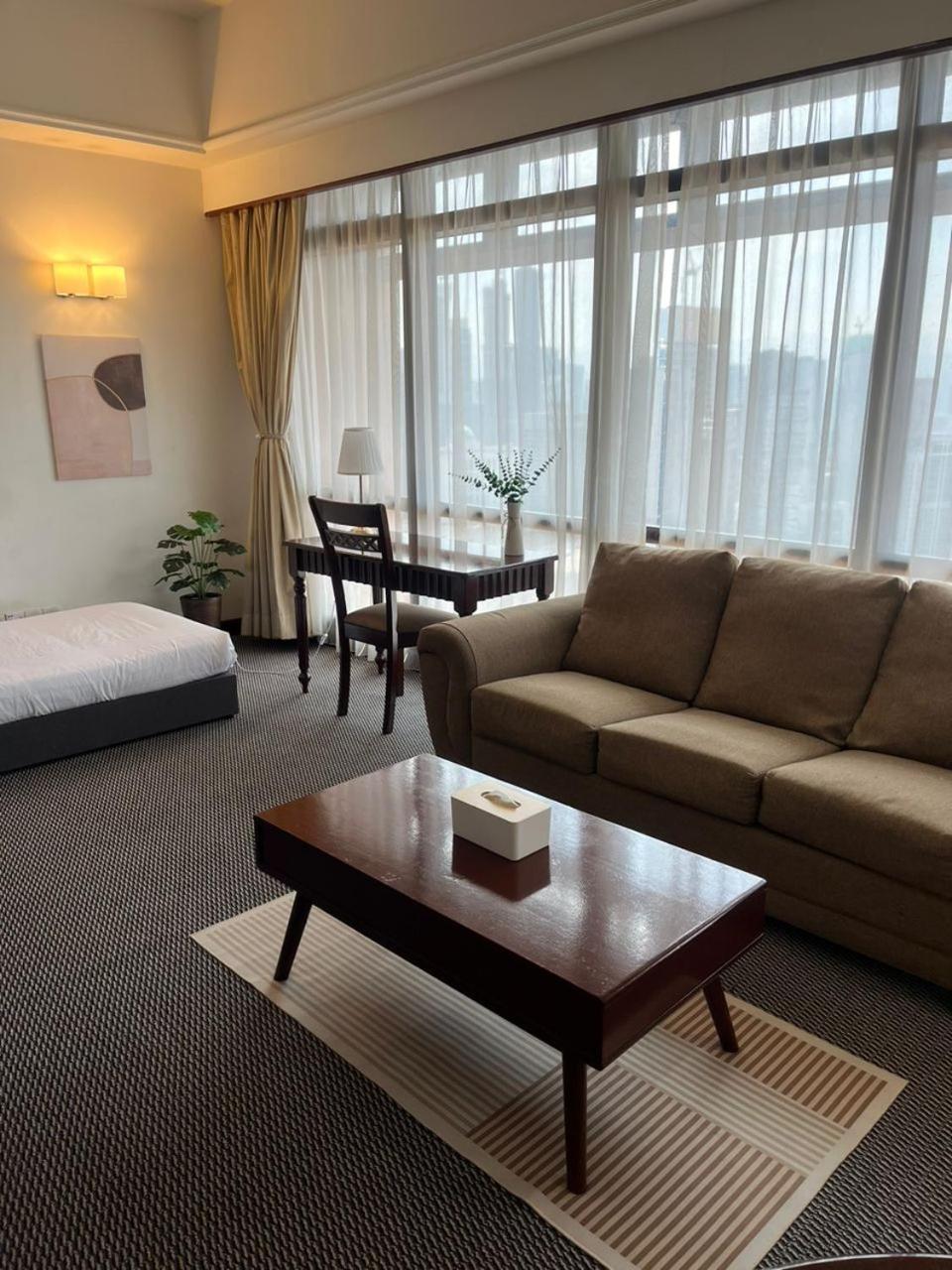 Luxhouz Suites At Times Square Куала-Лумпур Экстерьер фото