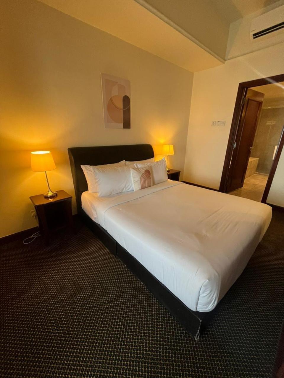 Luxhouz Suites At Times Square Куала-Лумпур Экстерьер фото