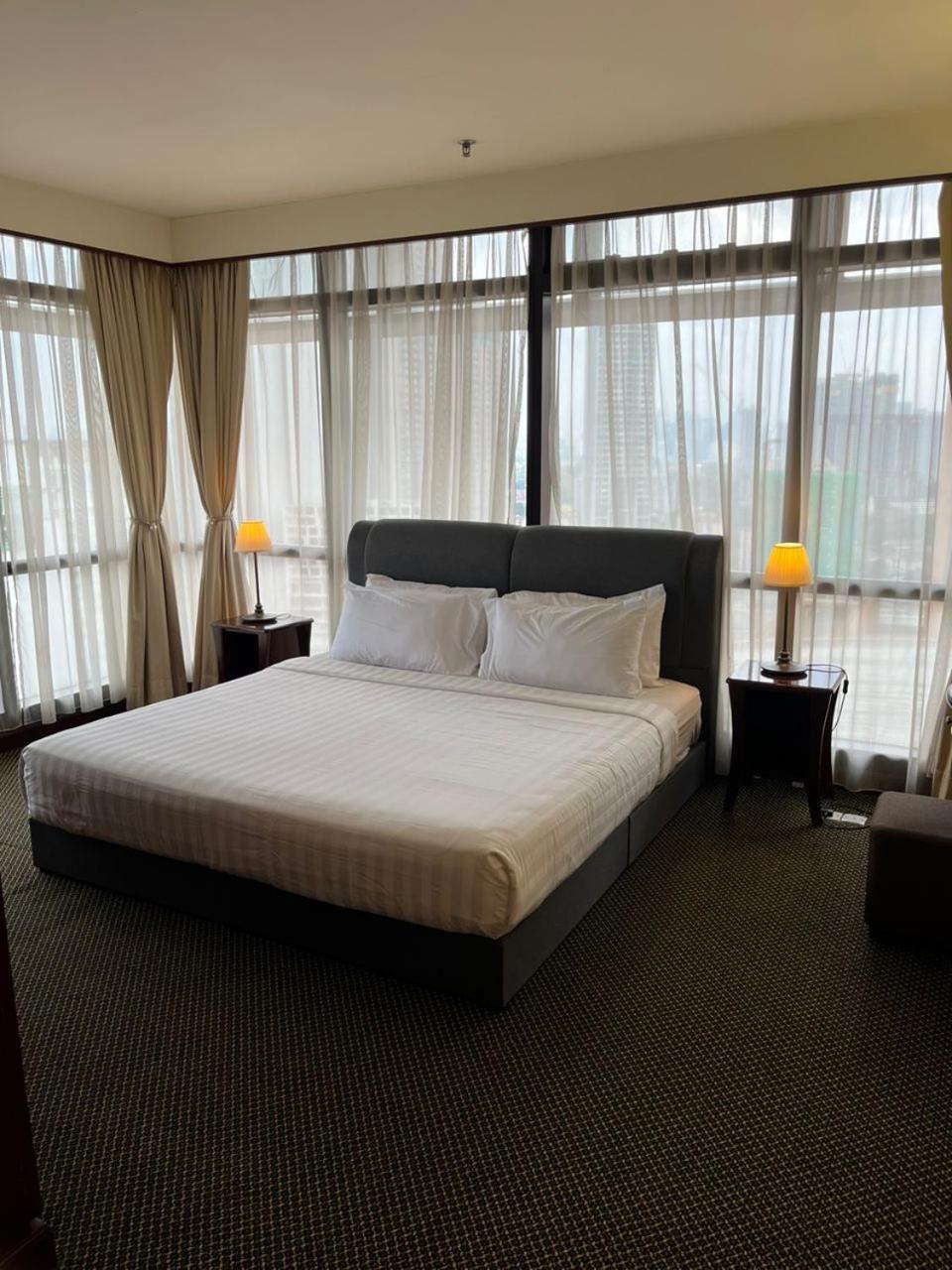 Luxhouz Suites At Times Square Куала-Лумпур Экстерьер фото