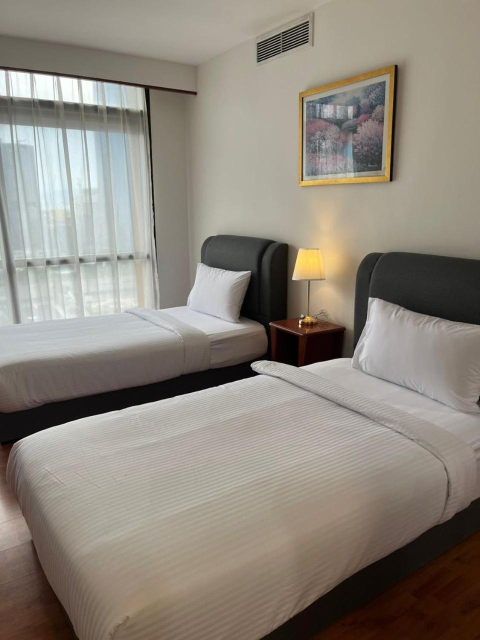 Luxhouz Suites At Times Square Куала-Лумпур Экстерьер фото