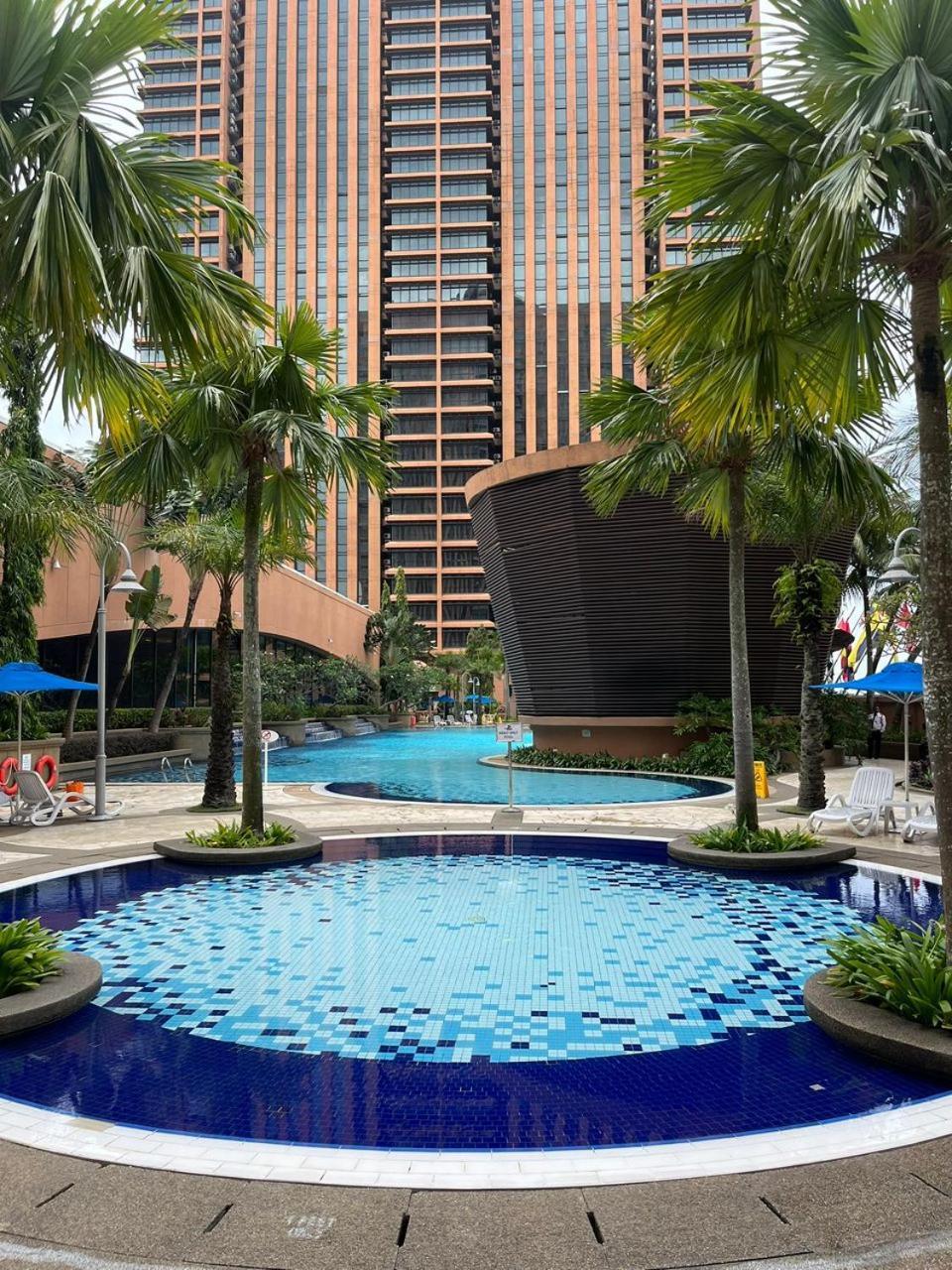 Luxhouz Suites At Times Square Куала-Лумпур Экстерьер фото